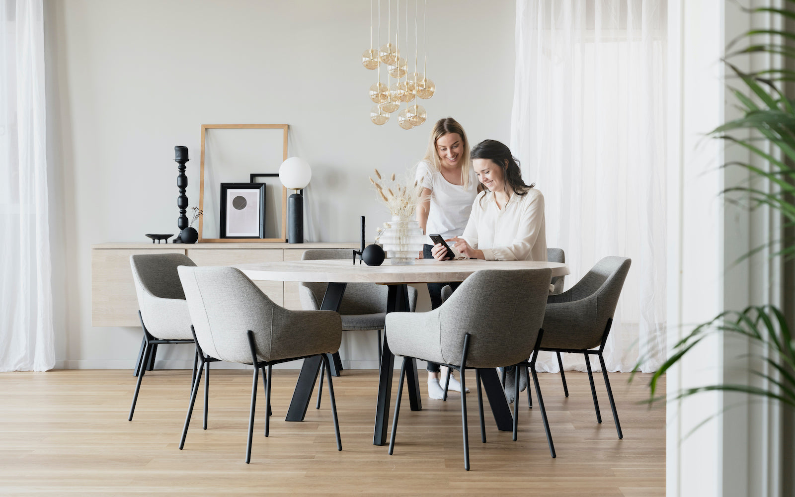 Oak Dining Tables