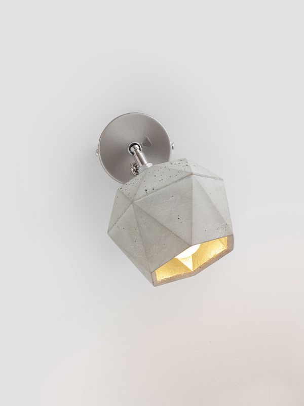 [T2] Triangular Wall/ Ceiling Spot