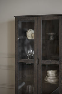 FILIPPA Glass Cabinet with Drawer – Dark Brown Oak – 4