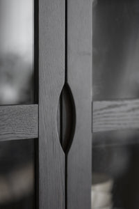 FILIPPA Glass Cabinet with Drawer – Dark Brown Oak – 5