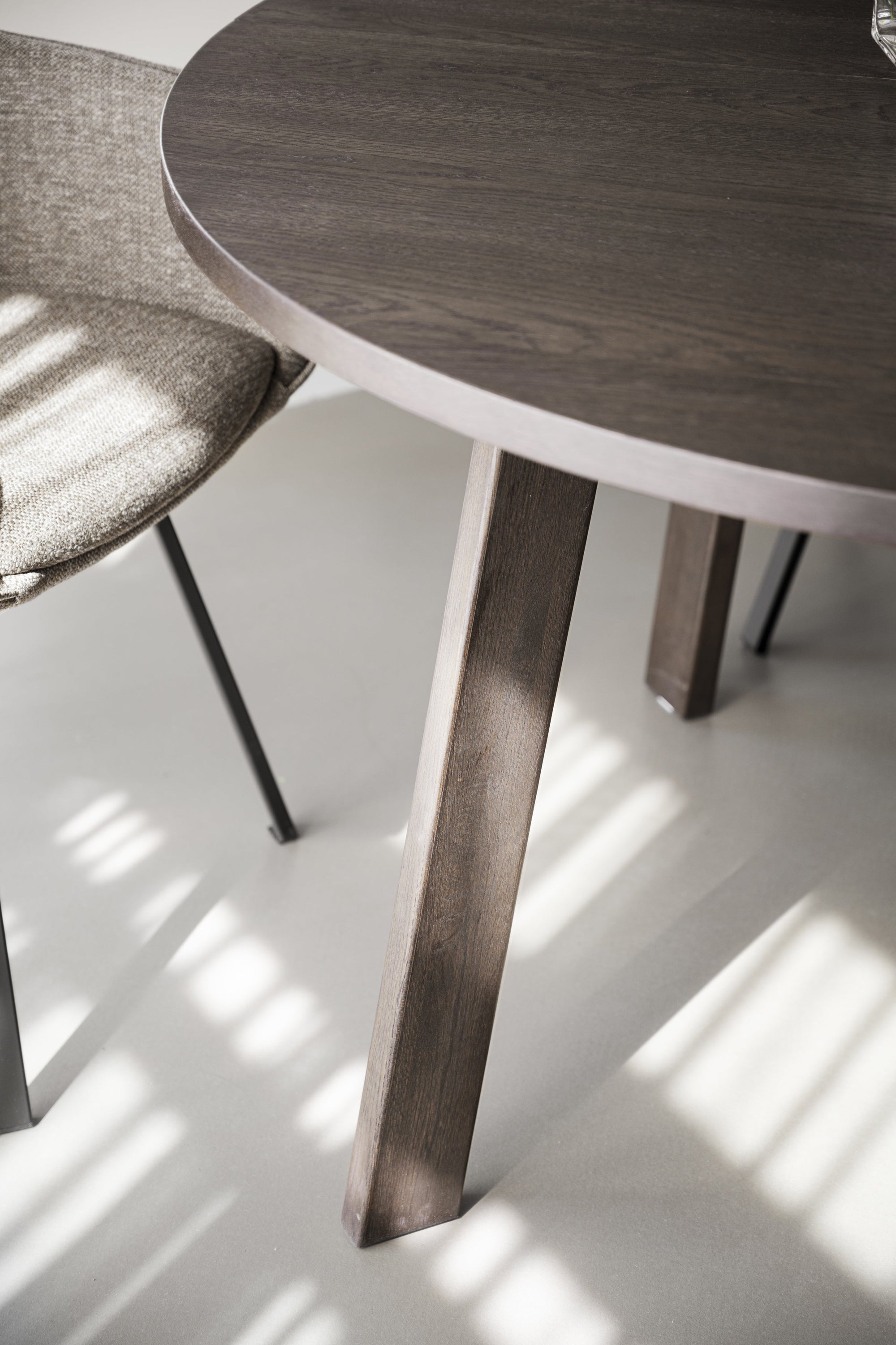 Glenside Round Extendable Dining Table Ø130 cm – Brown Oak – 5