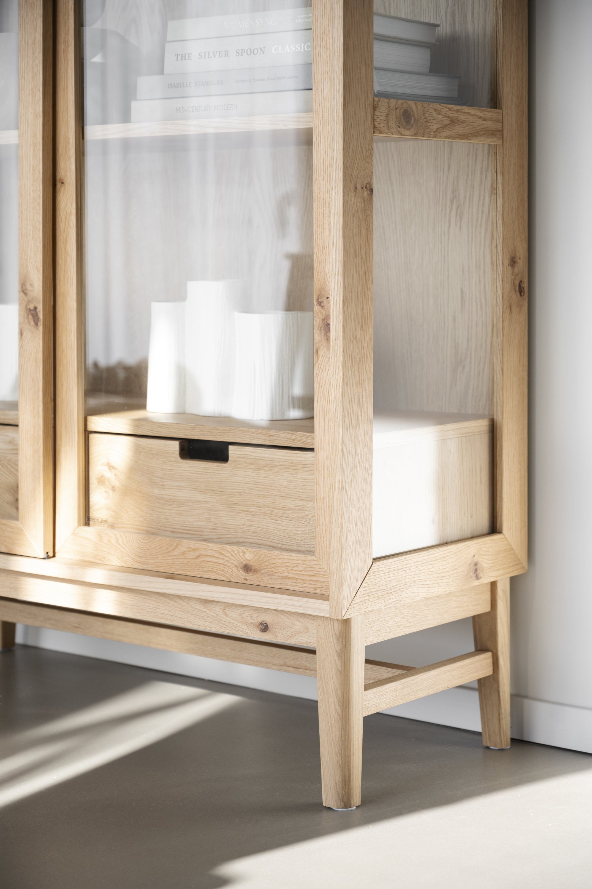 Hazelton Glass Cabinet with Drawers – Oak – 5