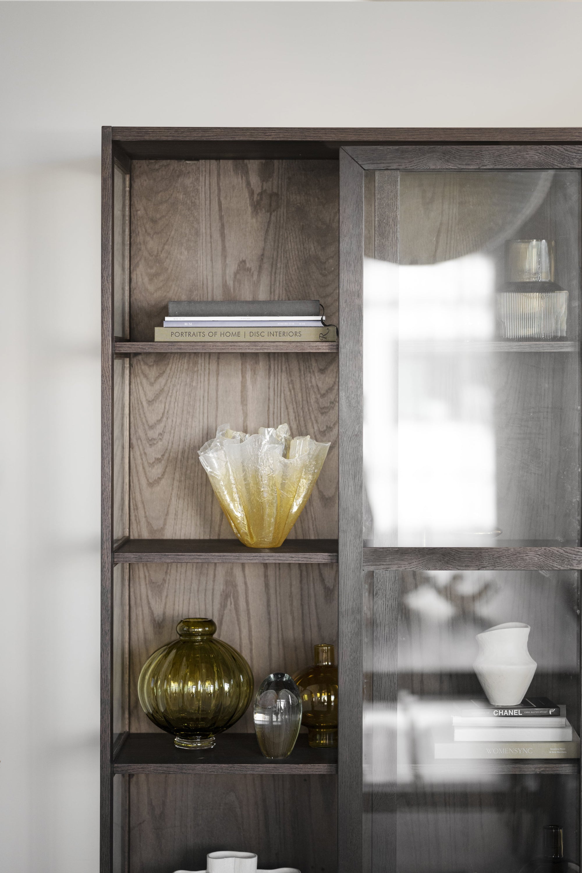 Hazelton Glass Cabinet with Drawers – Brown Oak – 4