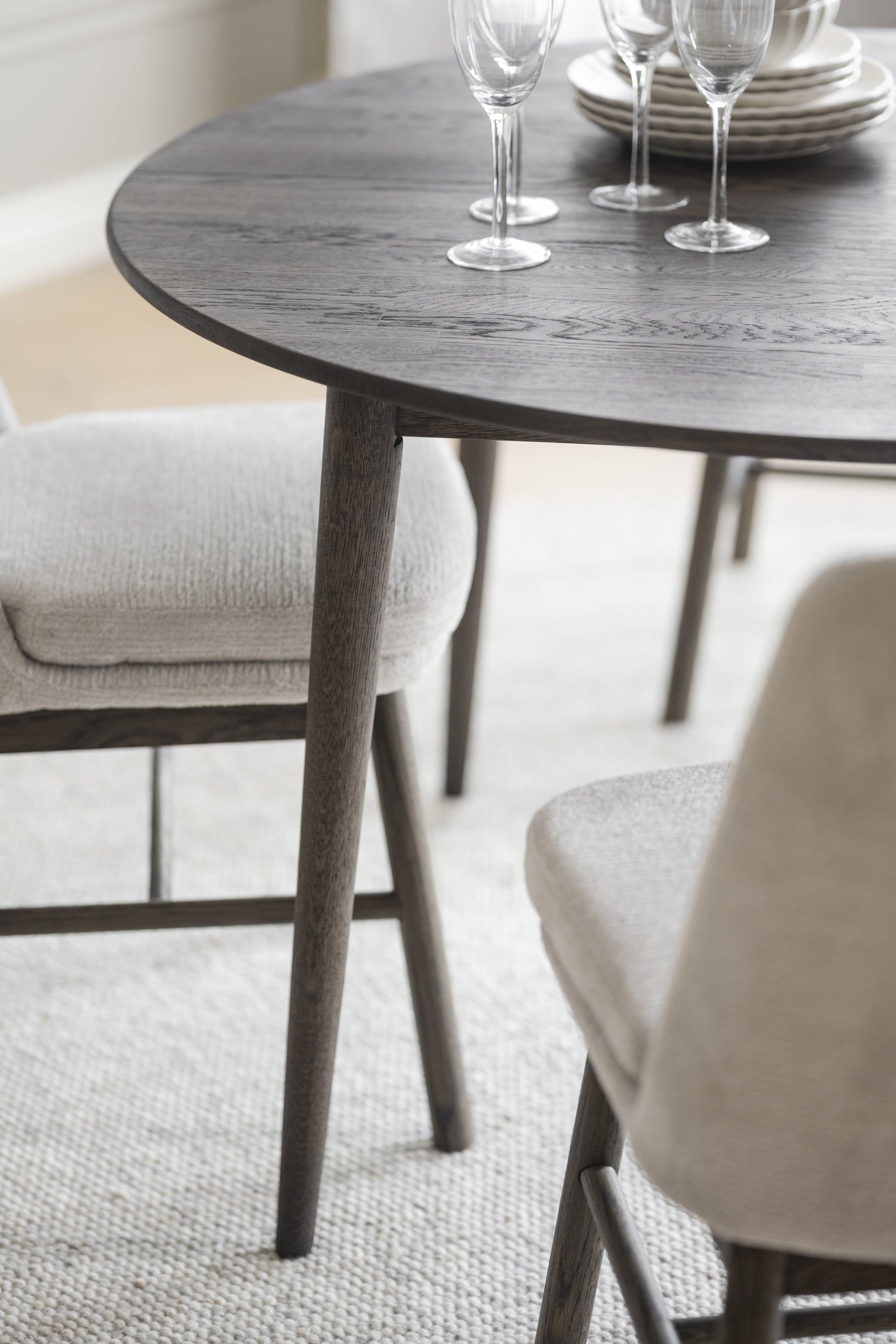 Tyler Round Extendable Dining Table Ø120 cm – Brown Oak – 3
