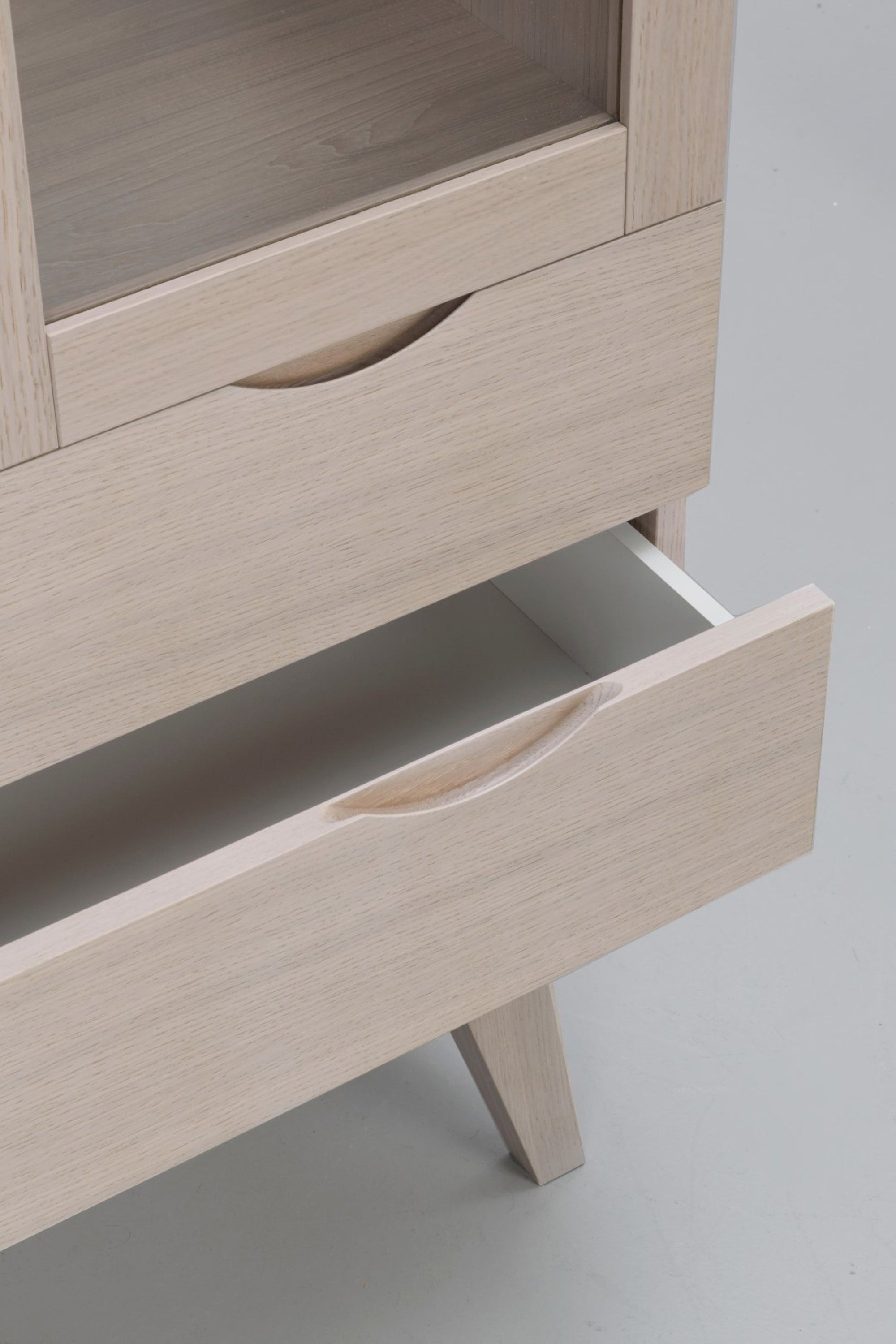 FILIPPA Vitrine – whitewashed – 4