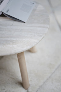 Taransay Travertine Coffee Table Ø60 cm – Beige / Whitewash Oak – 3