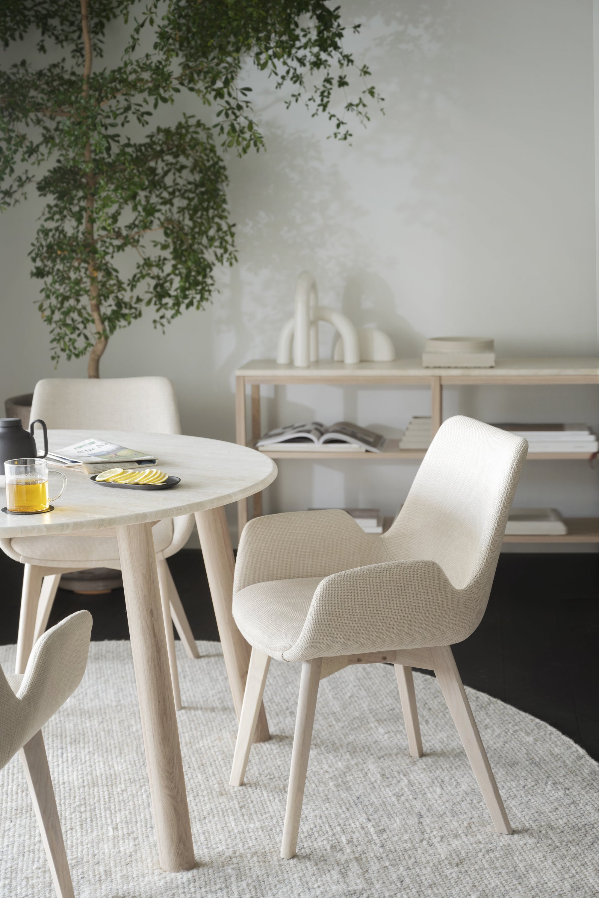 TARANSAY Round Table, Beige Travertine Top, Whitewash Legs Ø 125 CM – Default Title – 4