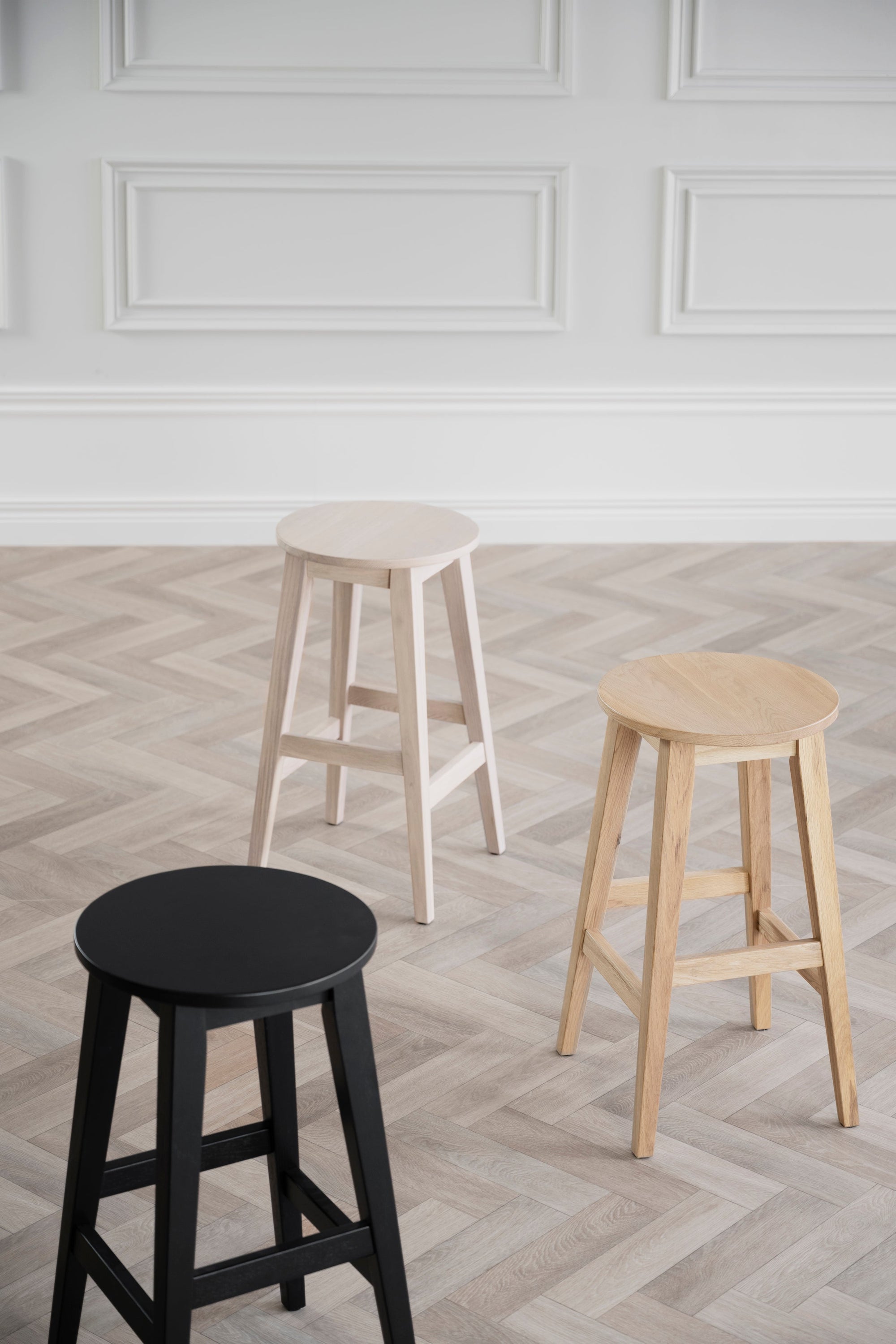 AUSTIN Set of 2 Bar Chairs – black lacquered oak – 6