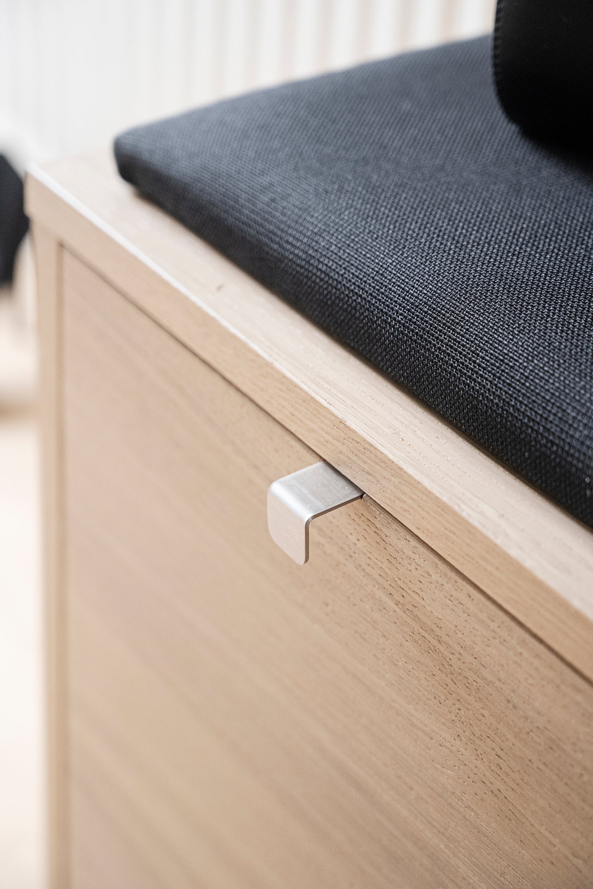 CONFETTI 2 Drawer Bench – Whitewash oak / black fabric – 5