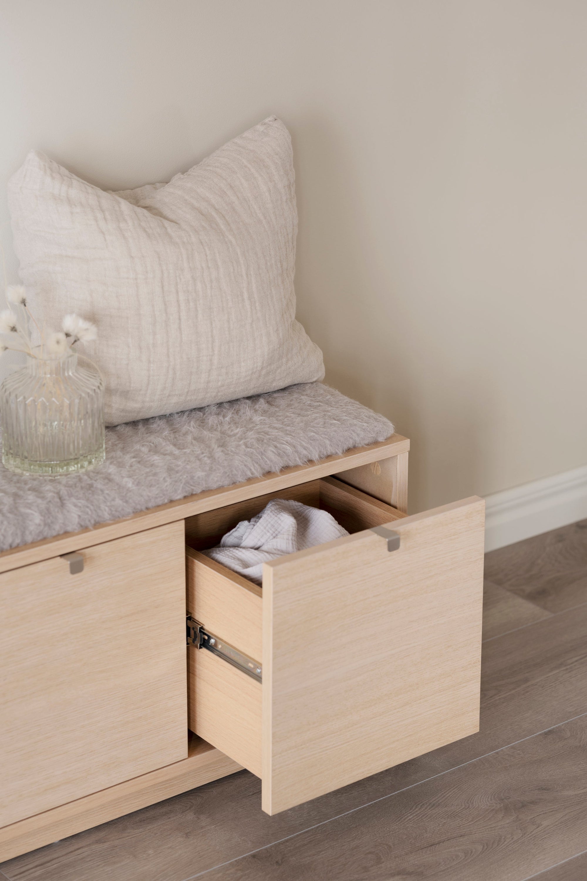 CONFETTI 2 Drawer Bench – Black stained Oak / grey sheep look – 3