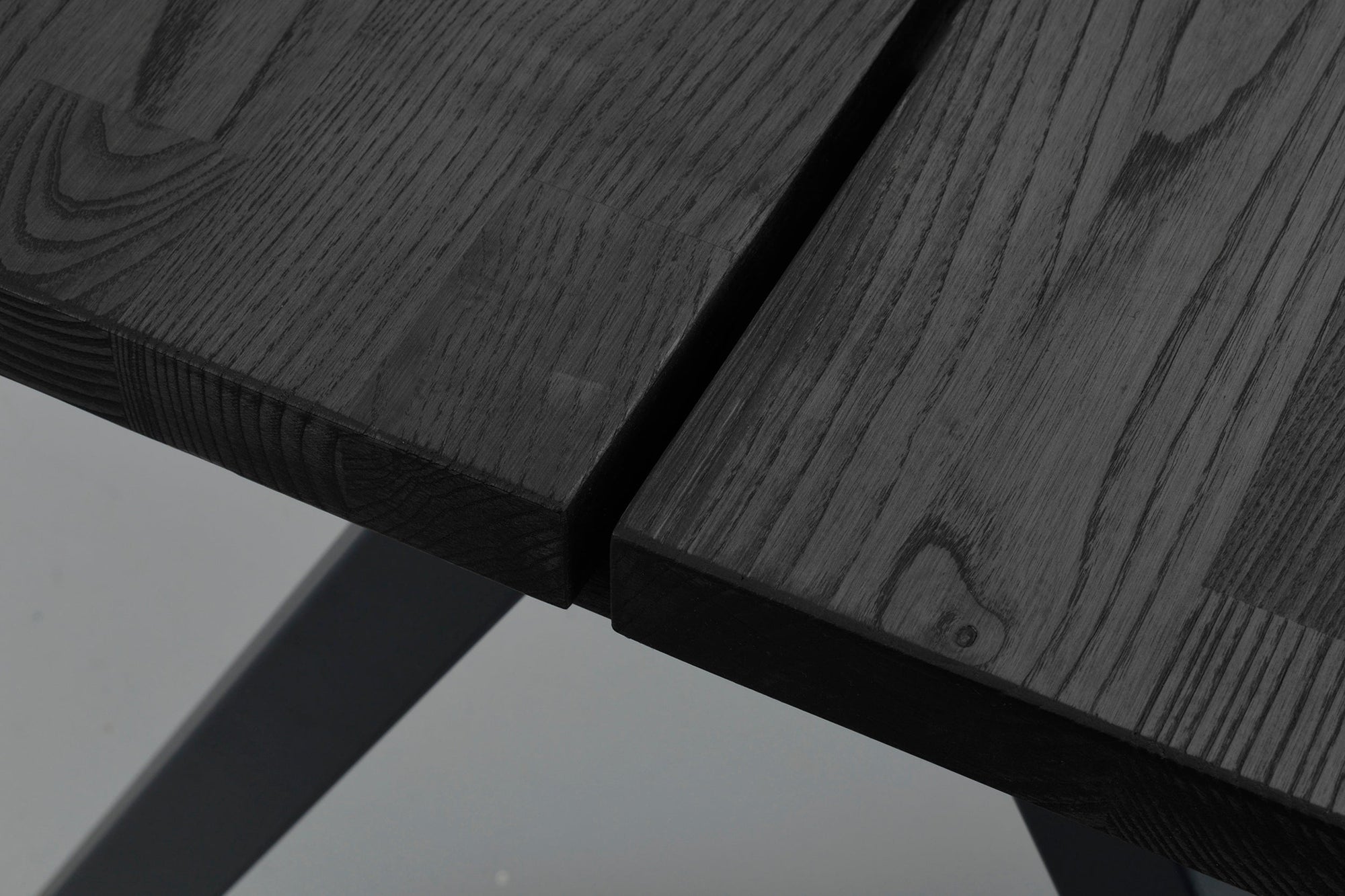 CARRADALE V-Leg Dining Table 220 to 320CM – Black oak / Standard 220 CM – 3
