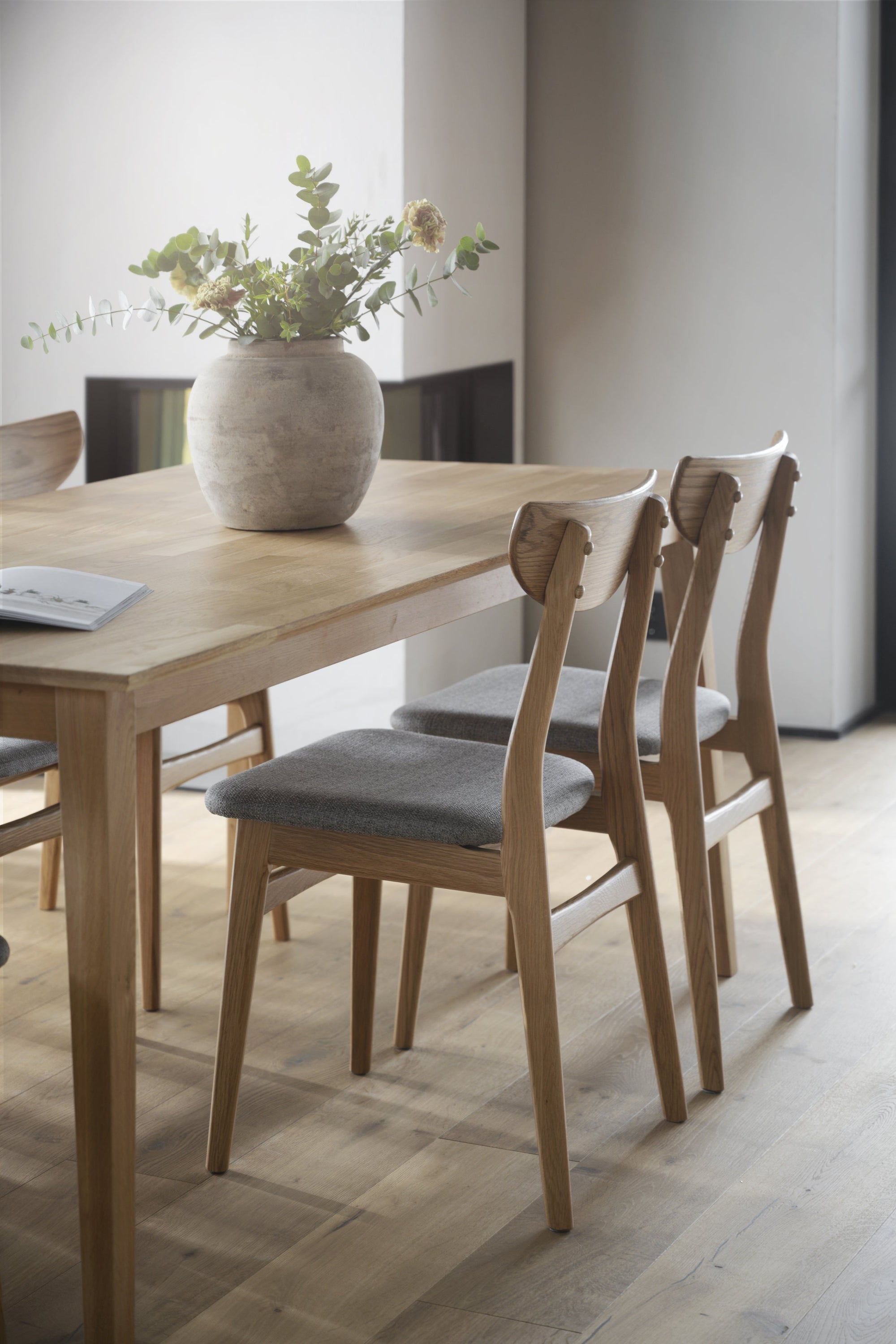 FILIPPA Oak Dining Table 180CM/230CM/280CM – Oak / 180CM Standard table – 3