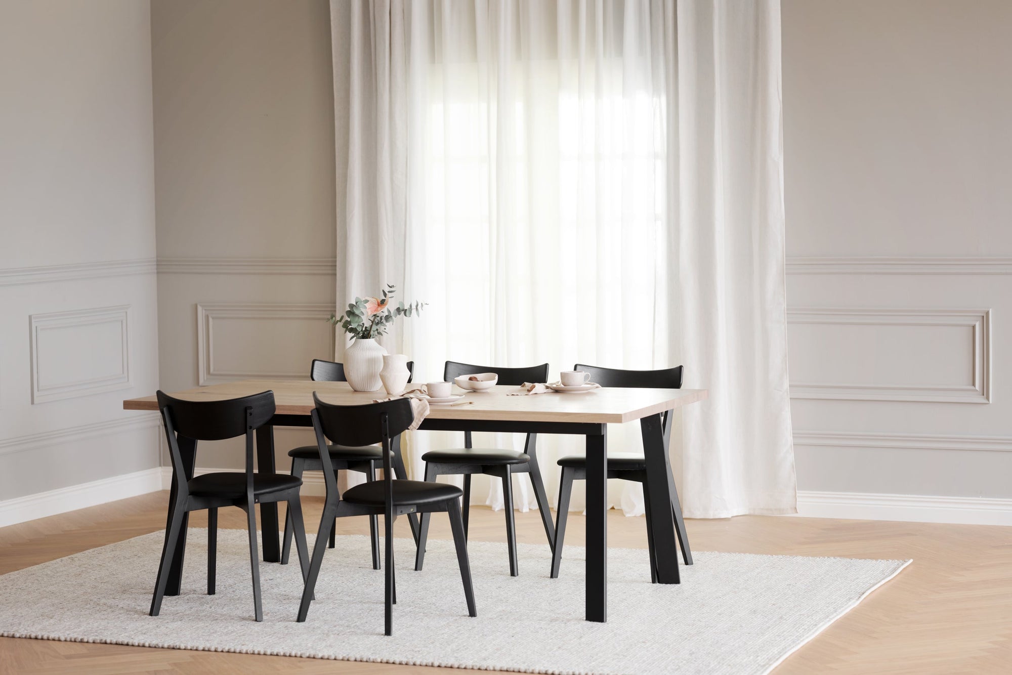 AMI Set of 2 Chairs – black stained oak/ black PU seat – 10