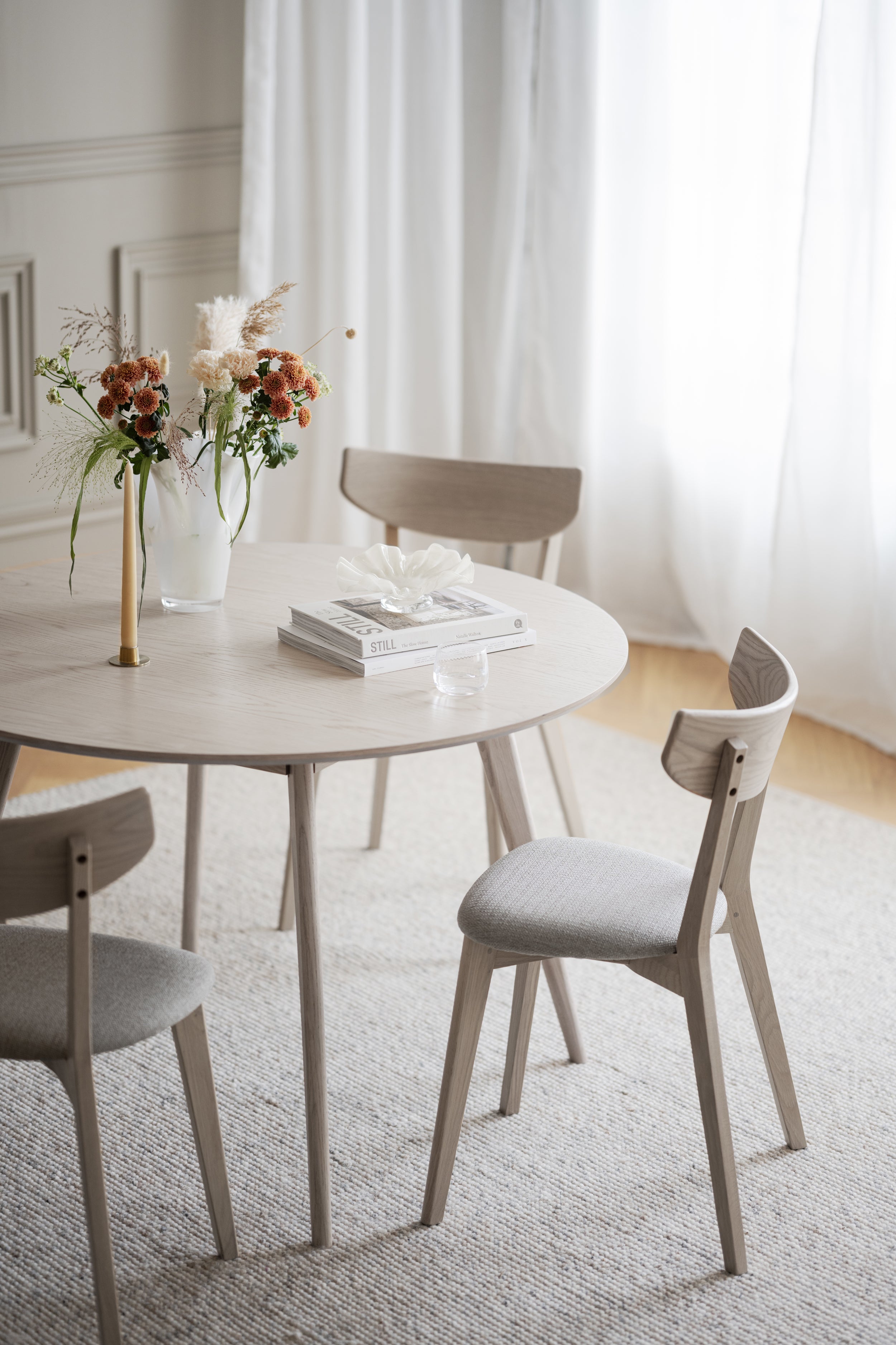 YUMI Round Table 115CM – Whitewashed Oak – 3