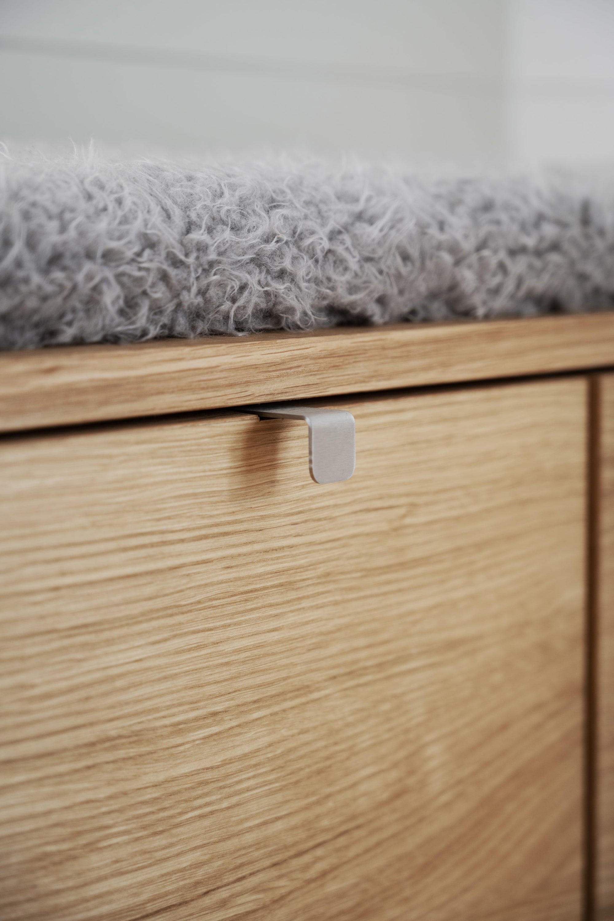CONFETTI 2 Drawer Bench – Oiled oak / grey sheep look – 3
