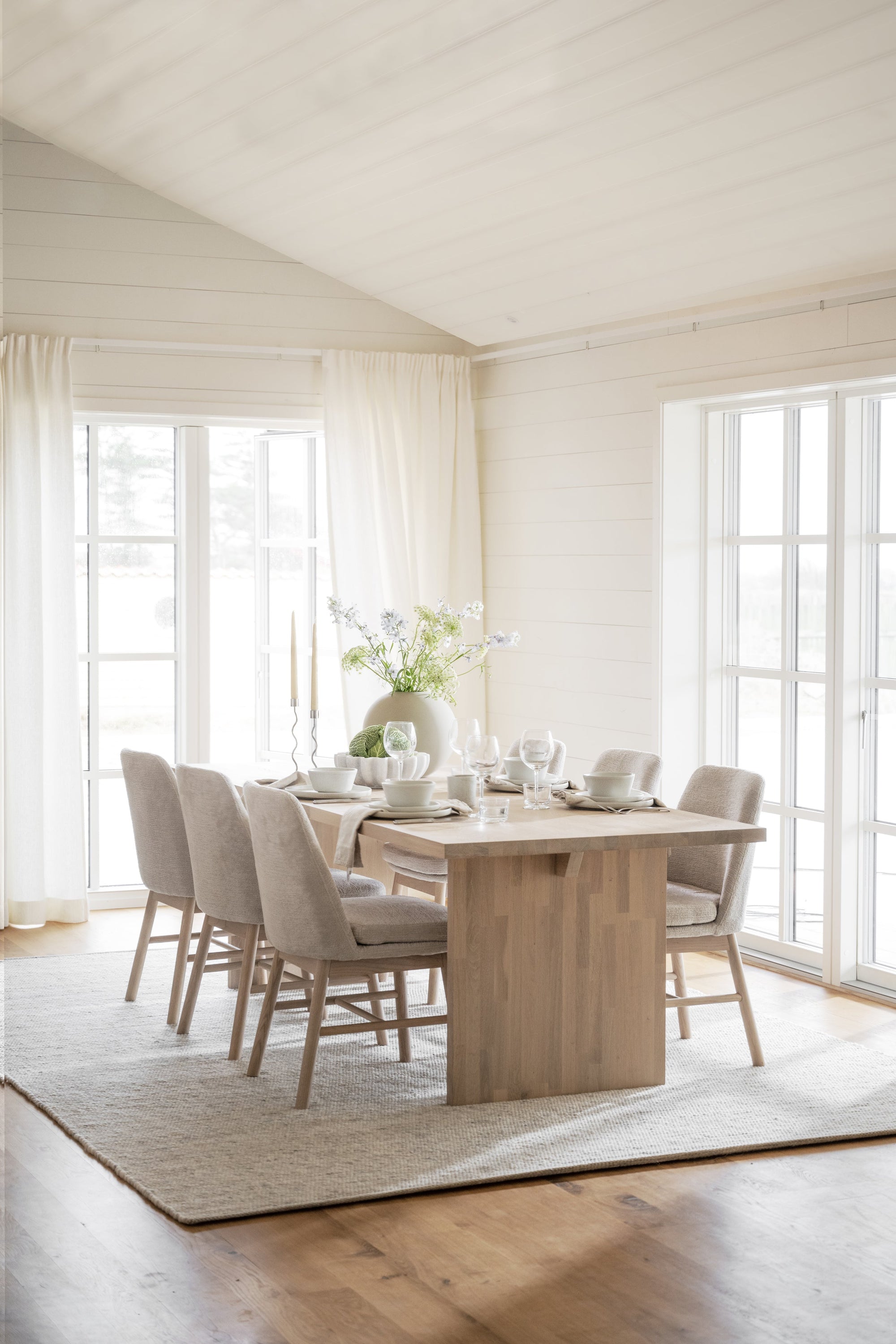 Emmett Dining Table 240 x 95 cm – Whitewash Oak – 4