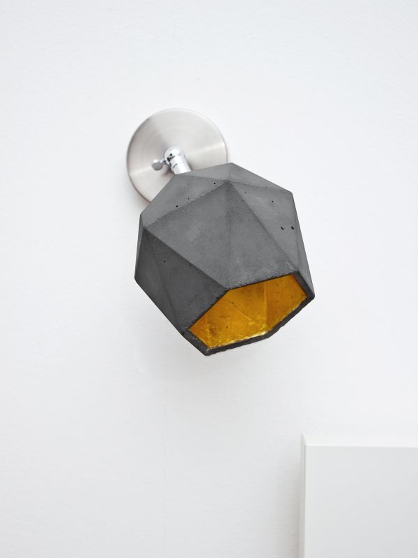 [T2] Triangular Wall/ Ceiling Spot