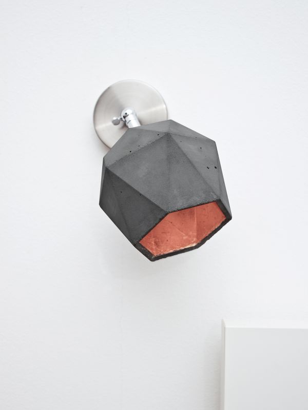 [T2] Triangular Wall/ Ceiling Spot