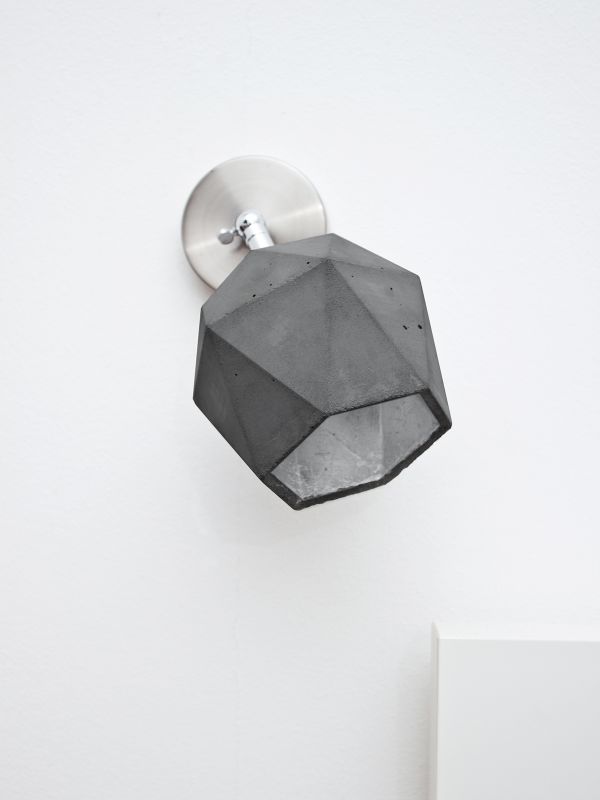 [T2] Triangular Wall/ Ceiling Spot