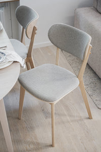 KATO Set of 2 Whitewashed Chairs – whitewash oak/light grey fabric – 2