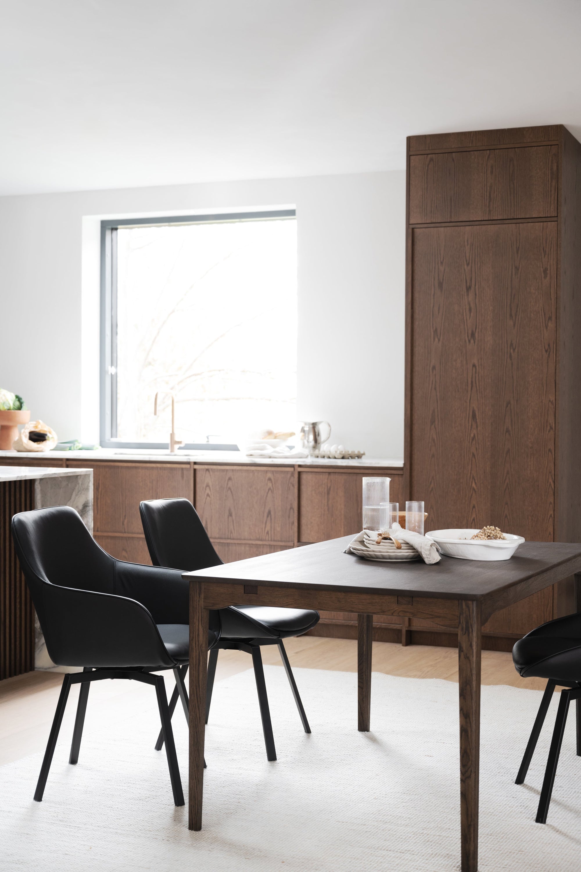 Markham Dining Table 140 x 90 cm – Brown Oak – 3