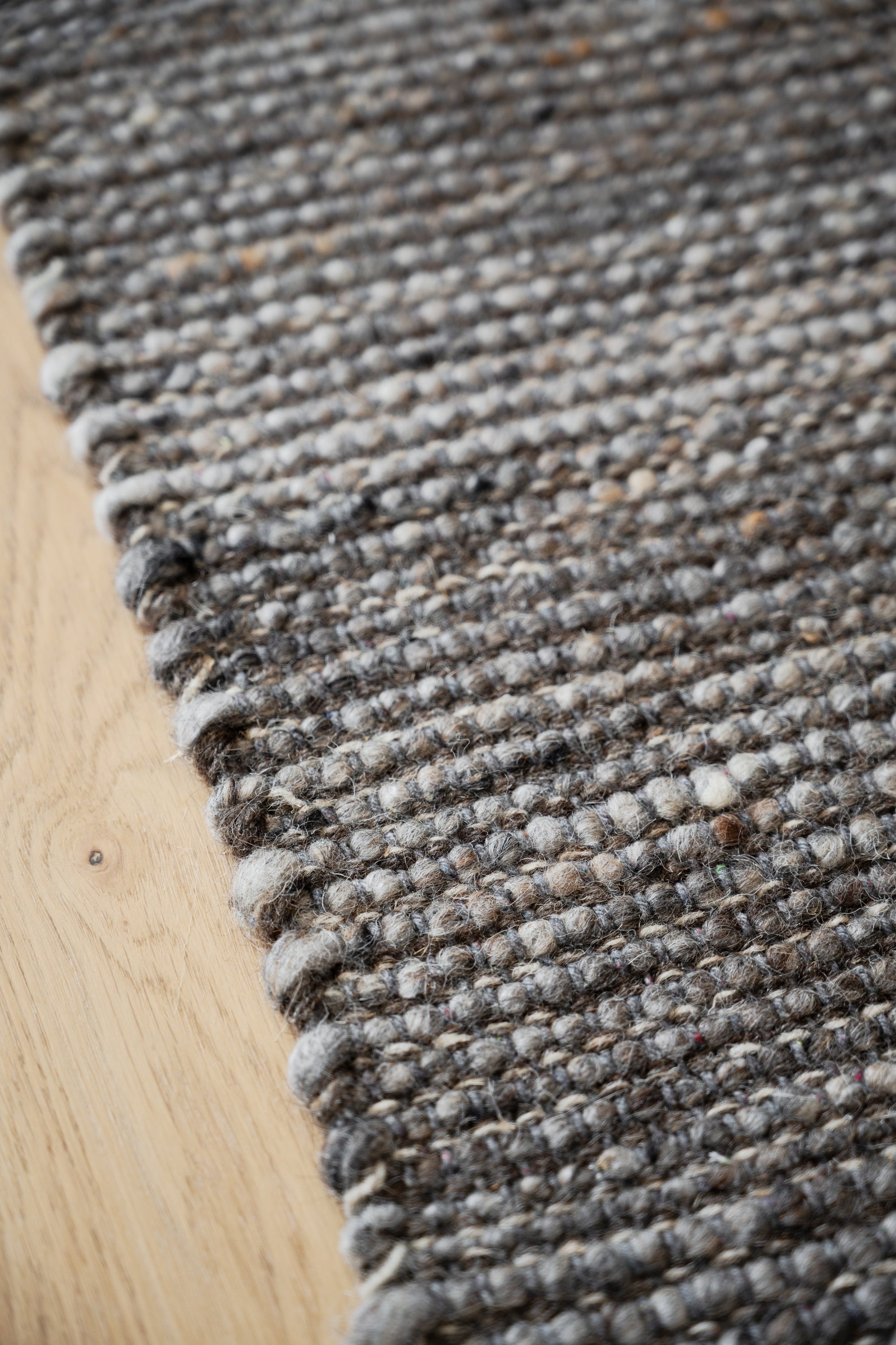 Donegal Wool Rug 240 x 340 cm – Dark Grey – 4