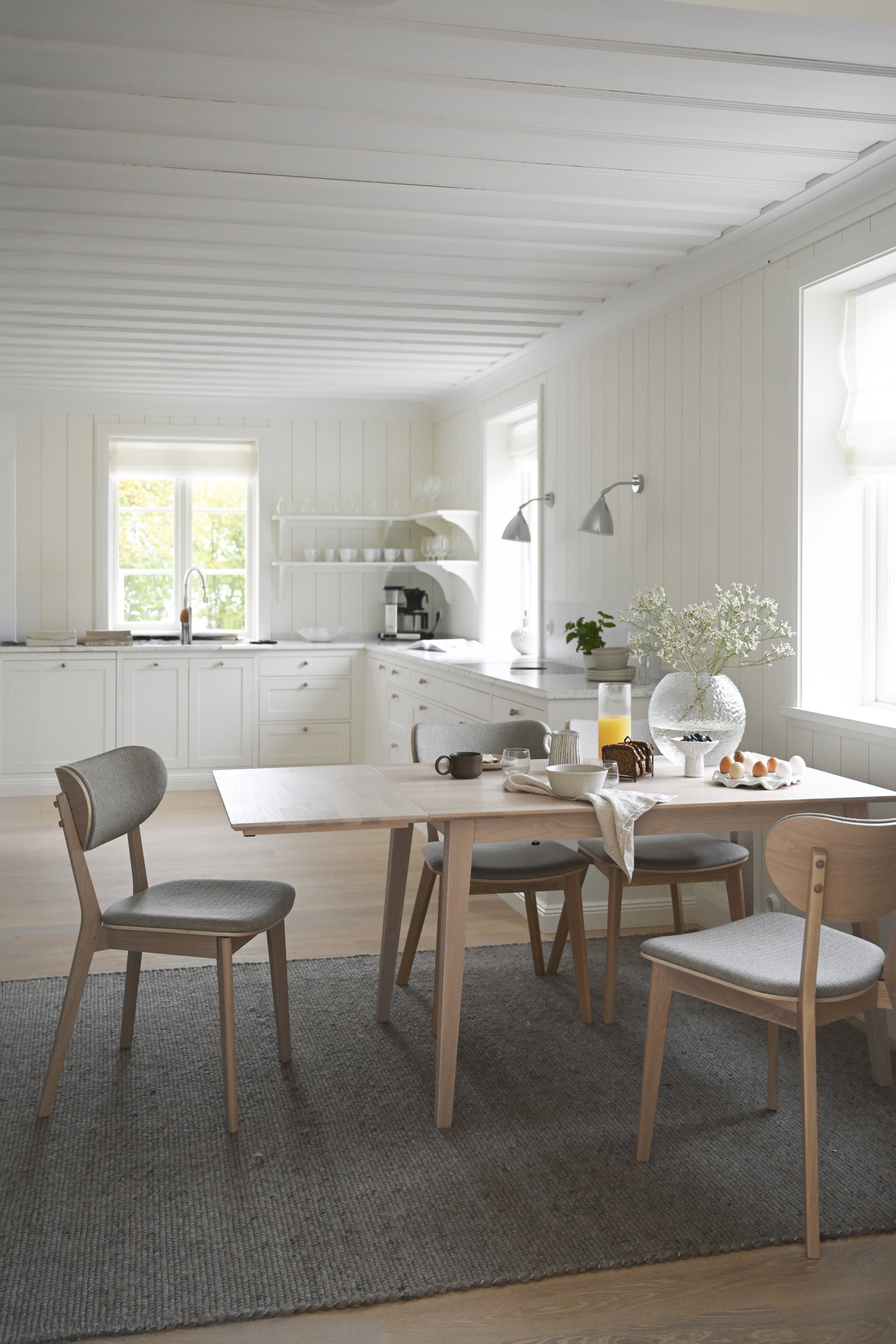 FILIPPA Drop Leaf Table 80CM & 120CM – Whitewashed oak top/whitewashed oak legs / Large 120CM – 4