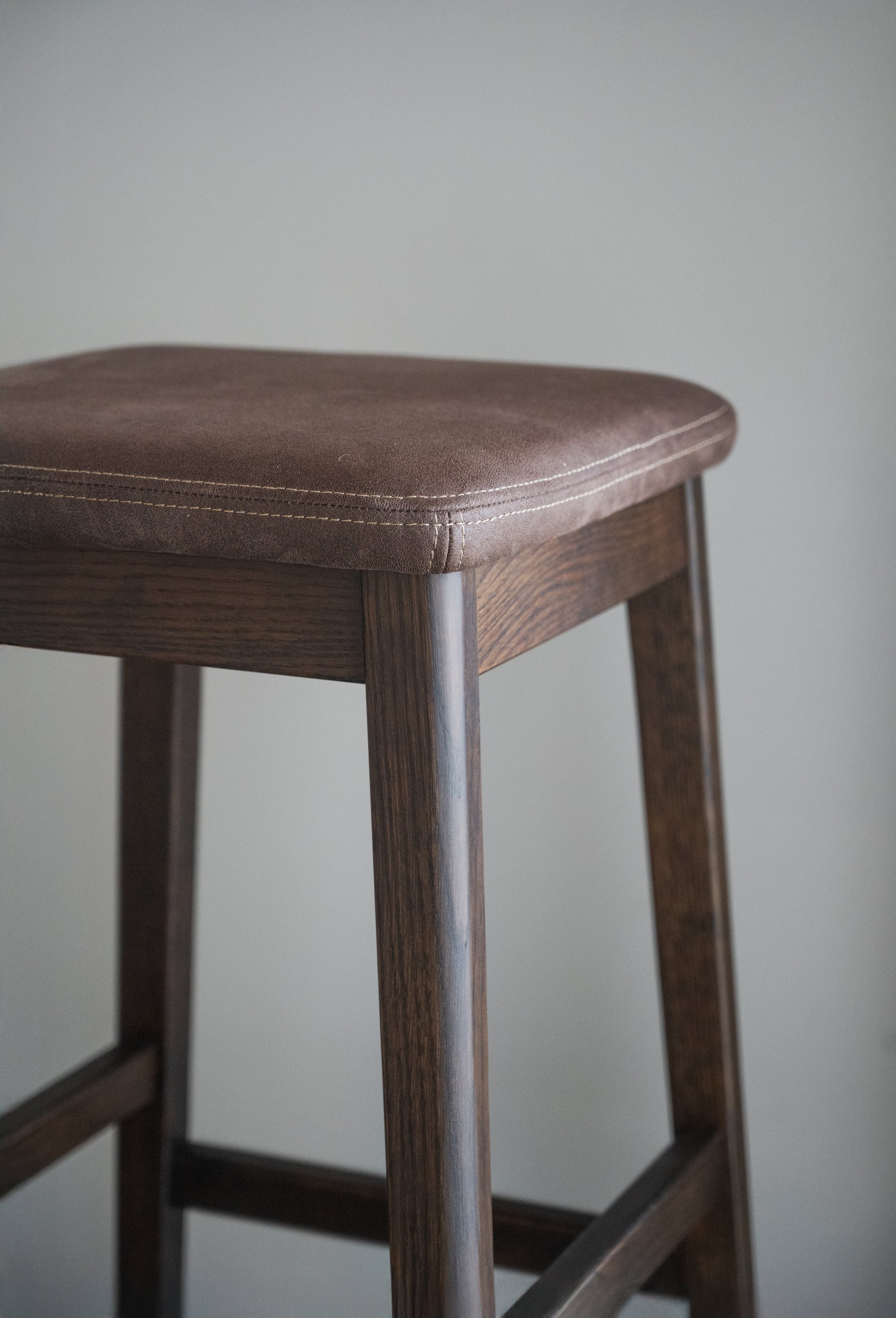 Livermore Bar Stool (Set of 2) – Brown Oak / Dark Brown – 5