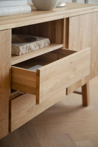BROOKLYN Sideboard 160CM – Oak – room setting 4