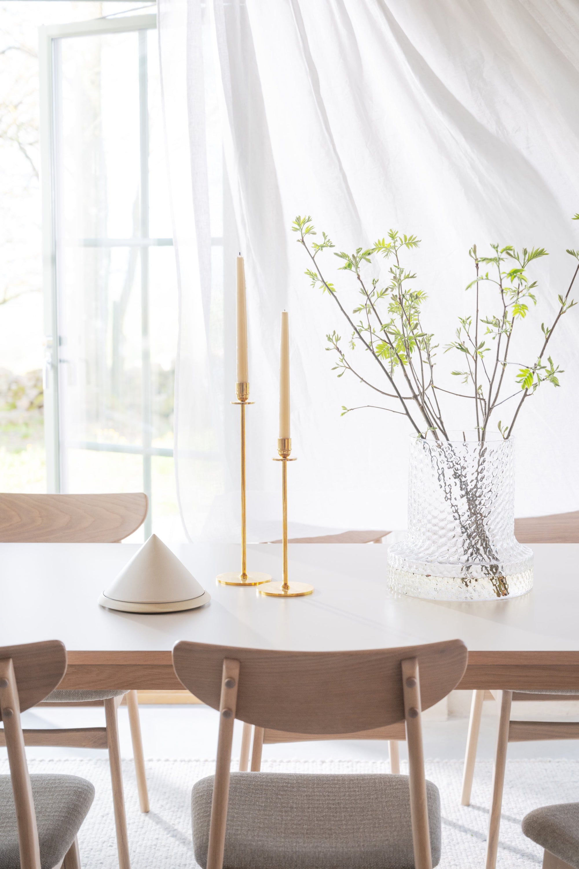 Fairmount Dining Table 220 x 95 cm – Beige / Whitewash Oak – 4