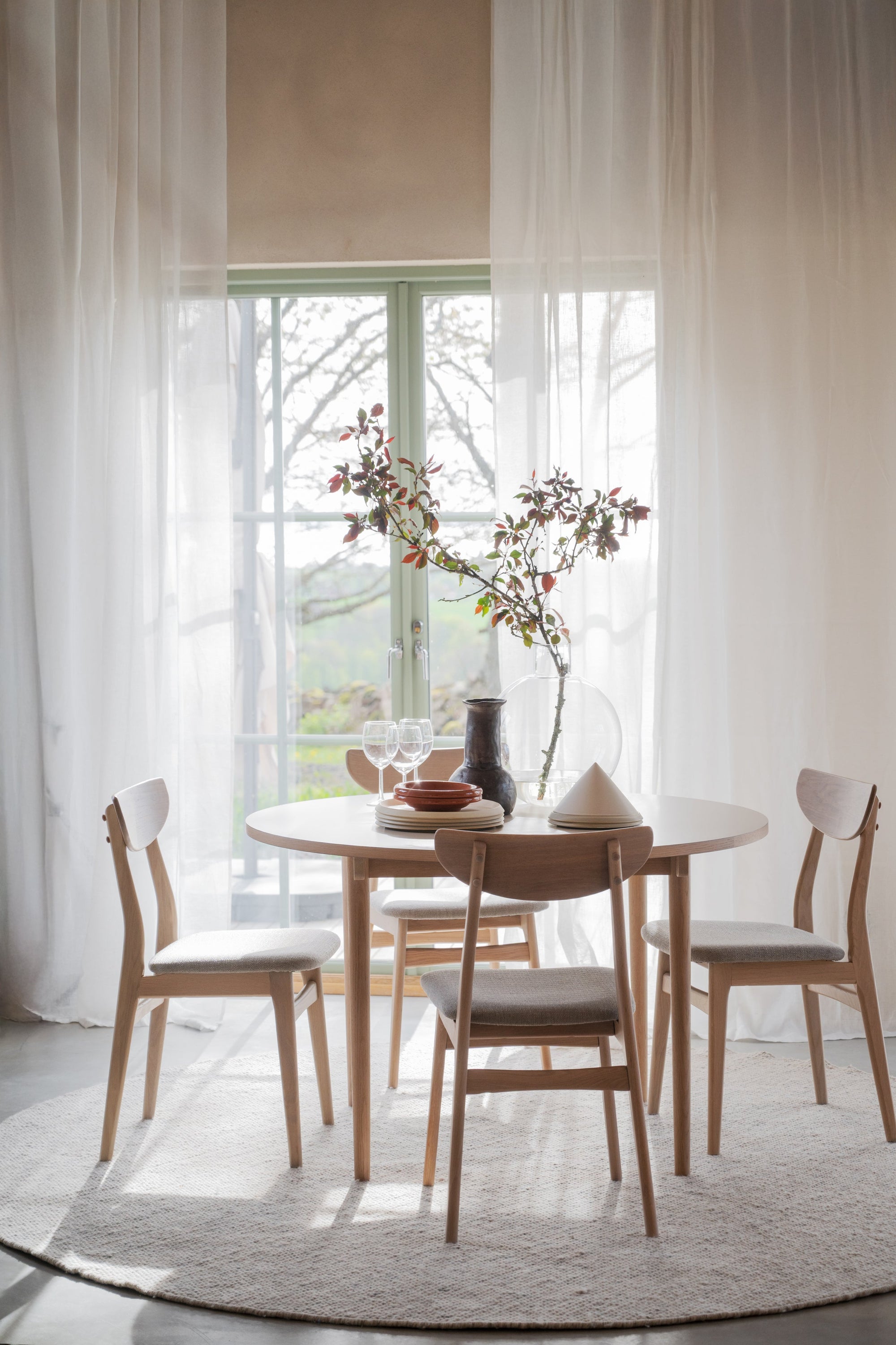 Fairmount Round Dining Table Ø120 cm – Beige / Whitewash Oak – 2