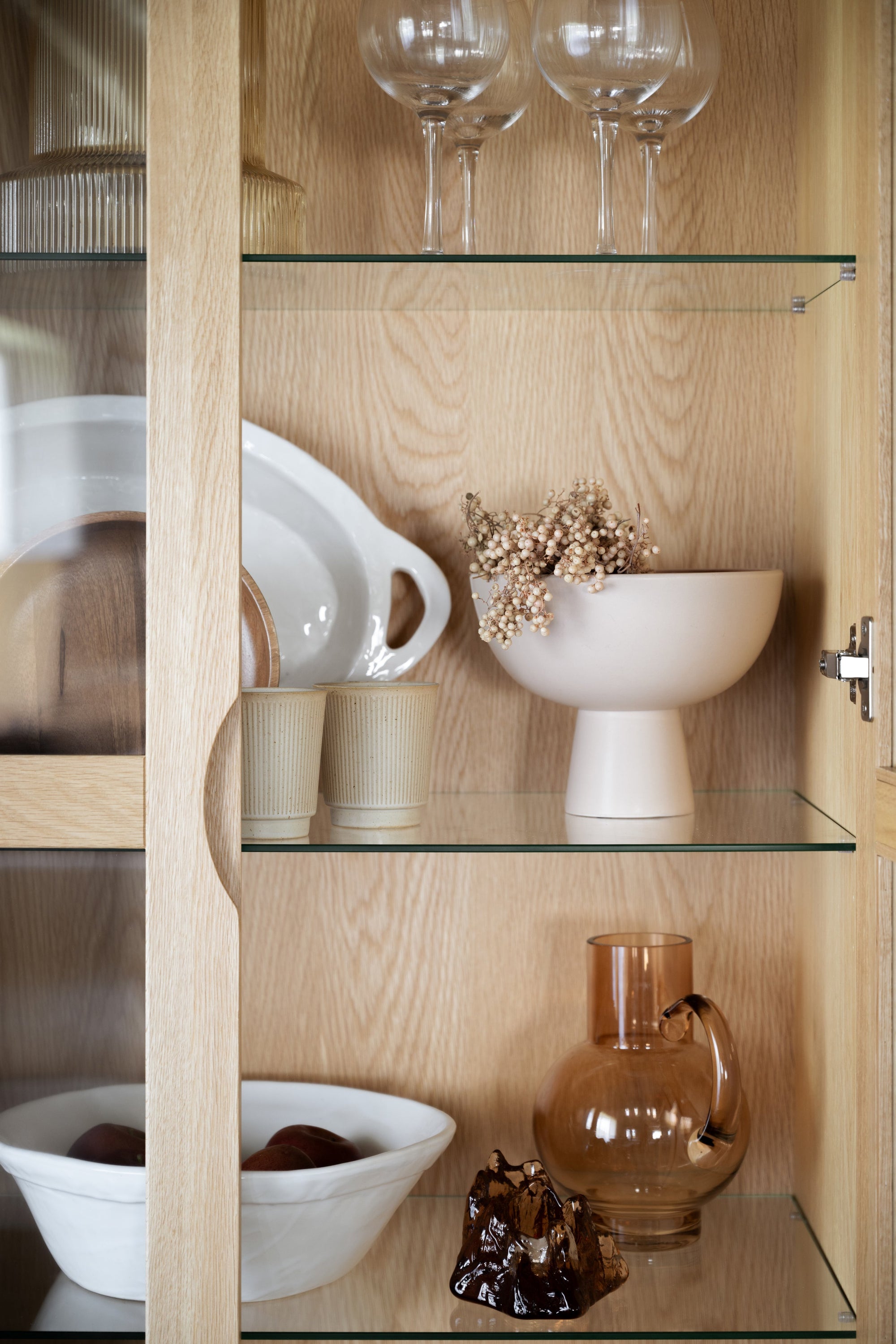 FILIPPA Glass Cabinet with Drawer – Oak – 3