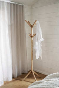 CONFETTI High Clothes Hanger – Oiled oak – 3