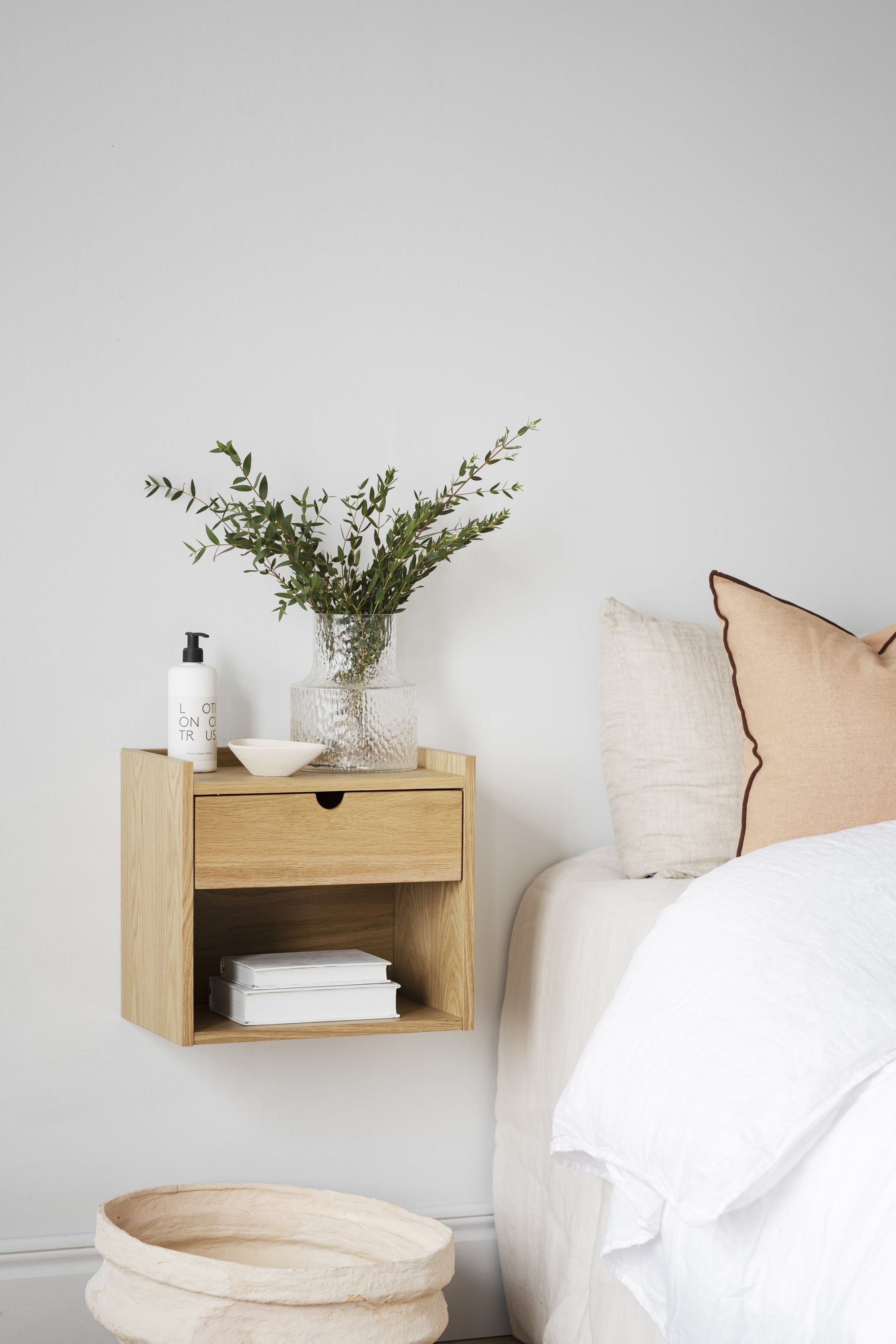 Hillmond Wall-Mounted Bedside Table – Oak – 4