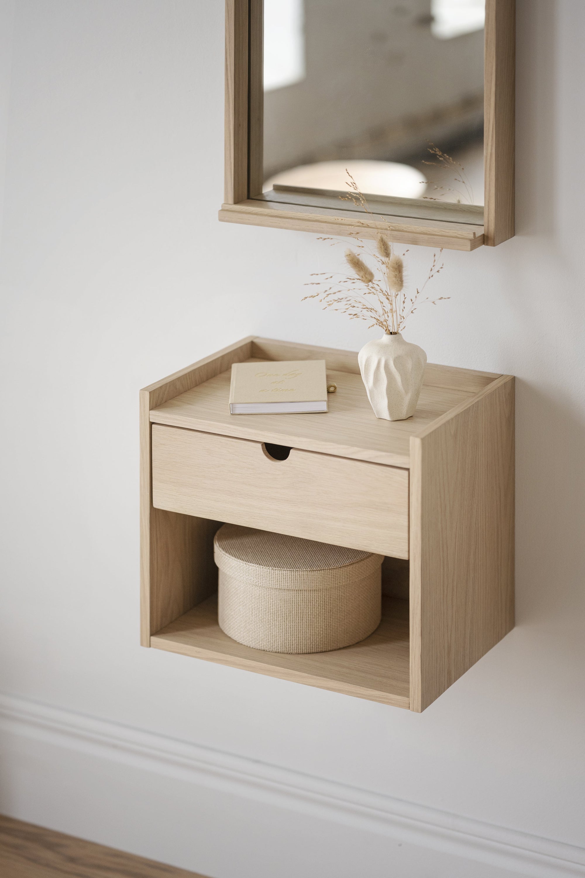 Hillmond Wall-Mounted Bedside Table – Whitewash Oak – 2