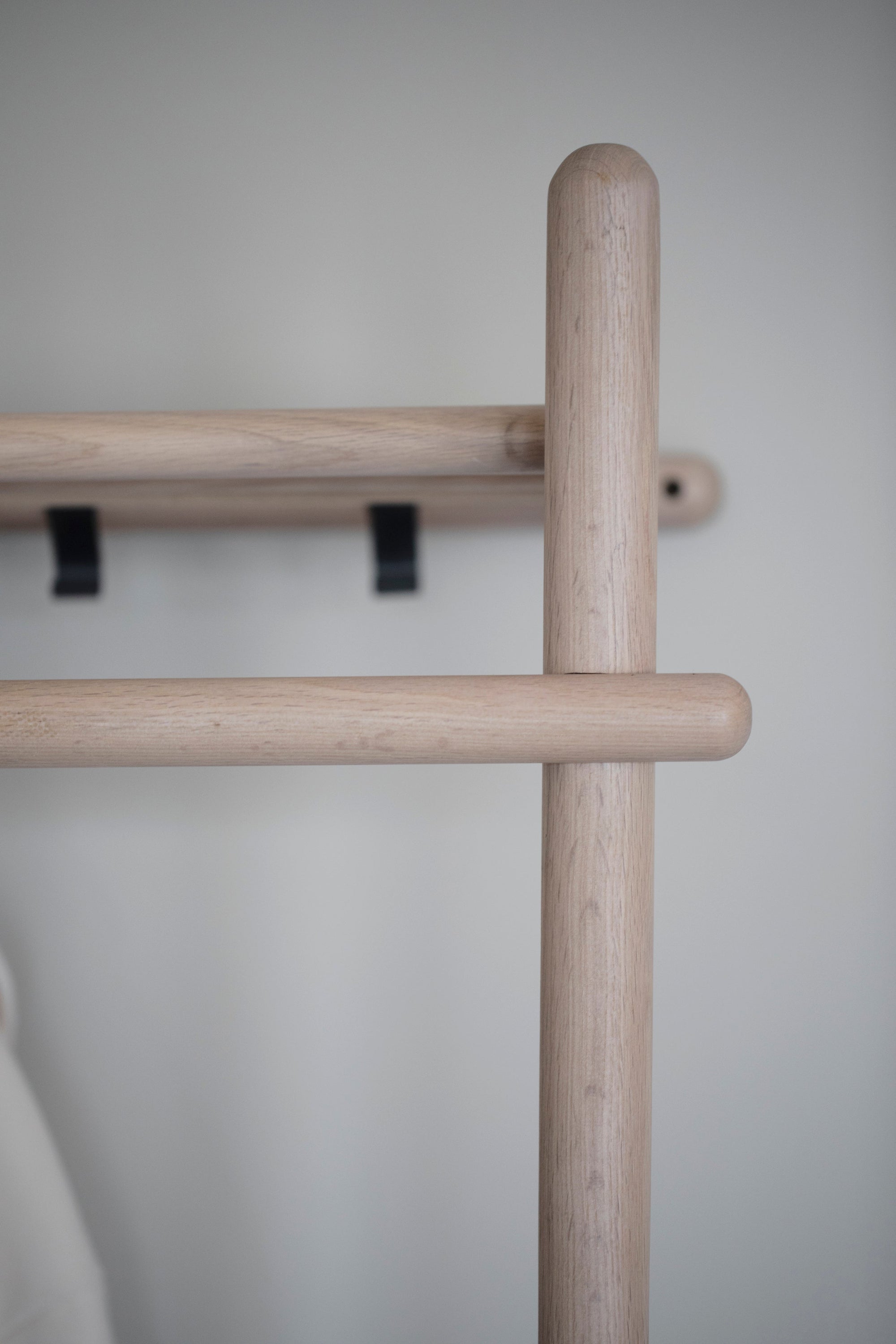 MILFORD Clothes Hanger – Whitewashed oak – 5