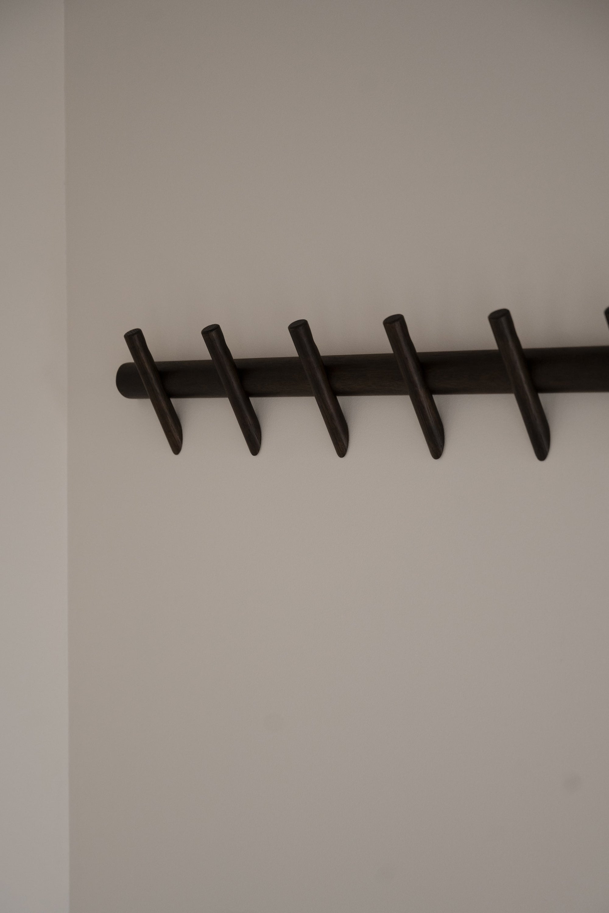 Hillmond Hook Rail 65 cm – Brown Oak – 3