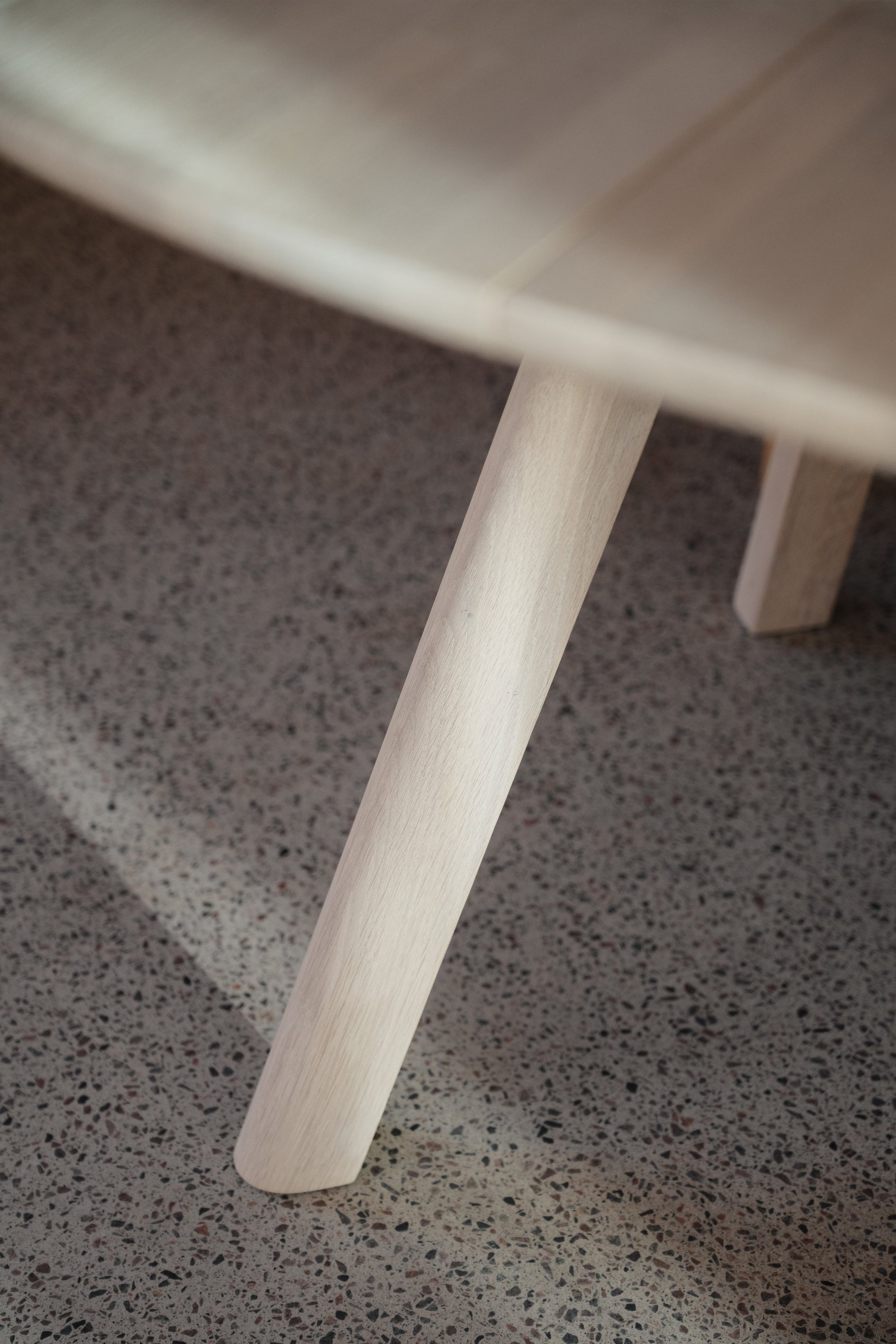 Clapperton Round Extendable Dining Table 140 cm – Whitewash Oak – 4