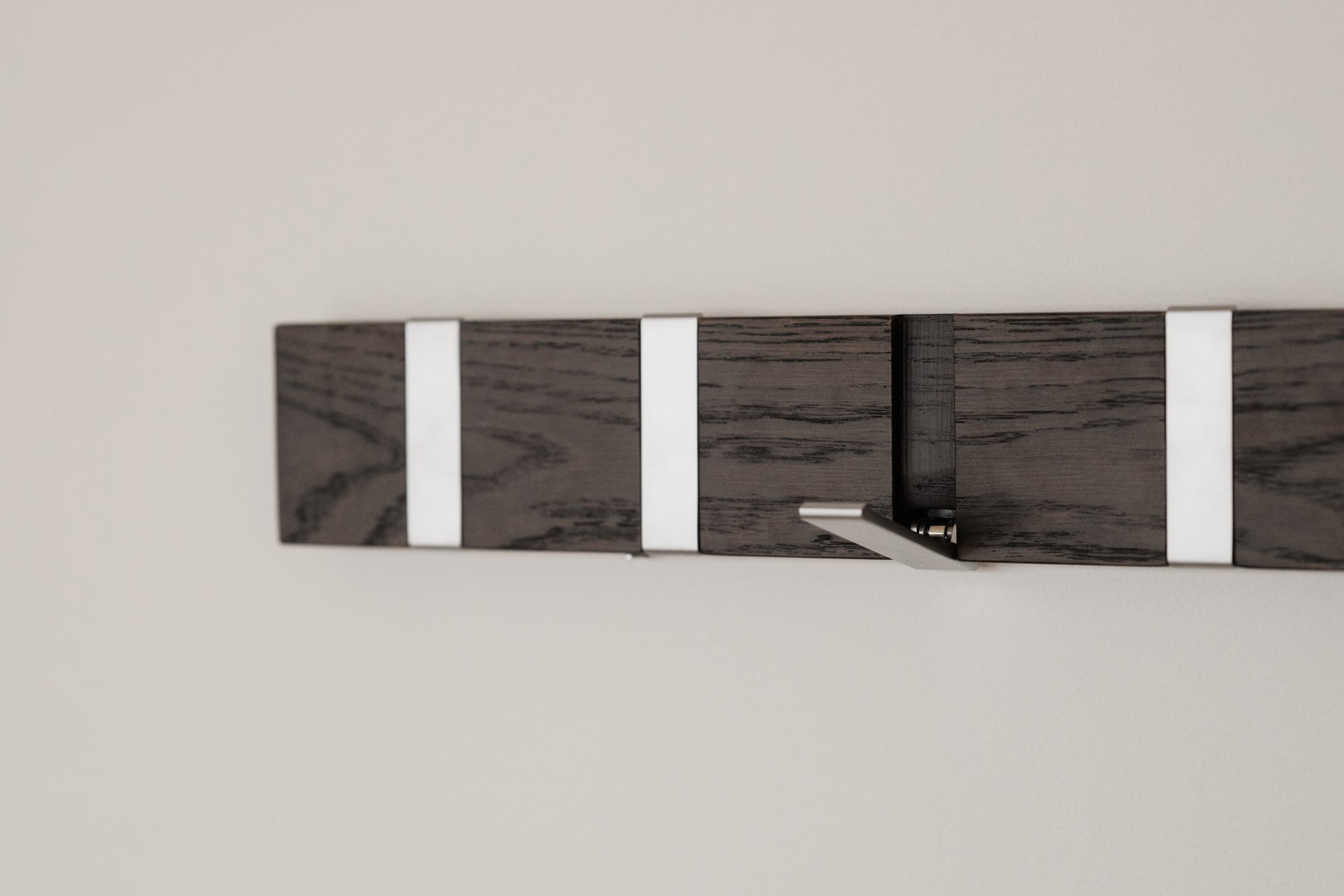 Confetti Hook Rail 50 cm – Brown Oak – 3