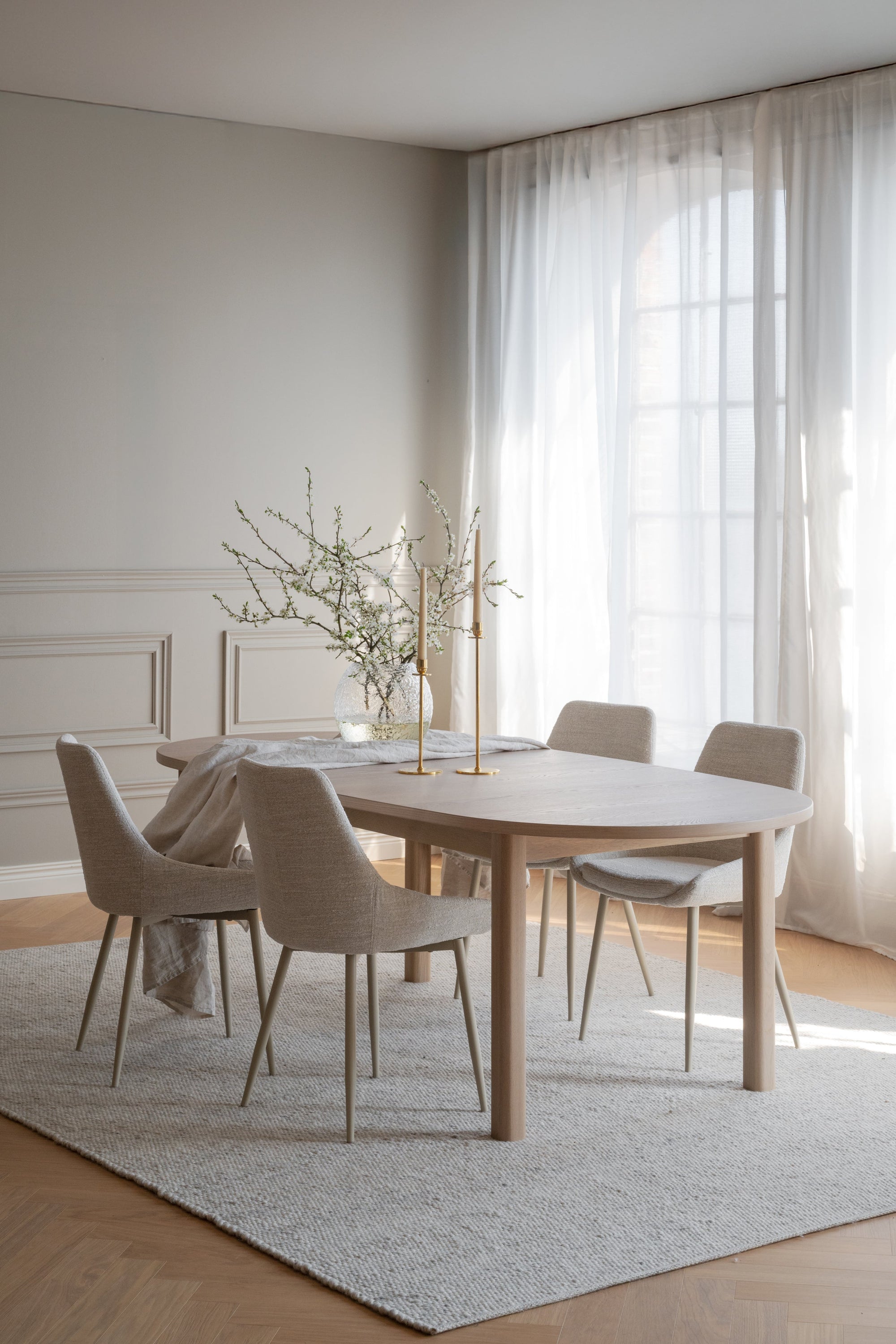 Gifford Oval Dining Table 220 x 105 cm – Whitewash Oak – 4