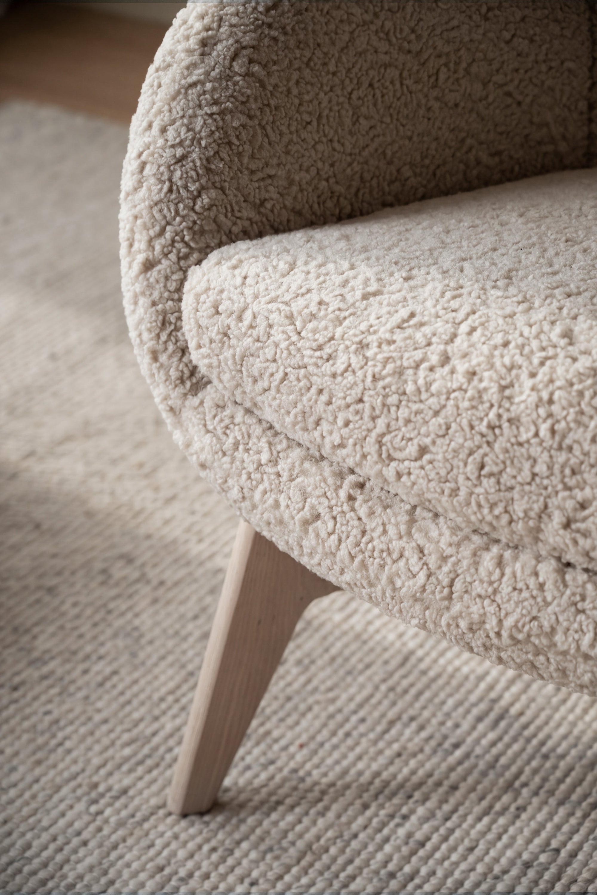 Dunbrody Lounge Chair with Footstool – Light Beige Faux Sheepskin / Whitewash Oak – 4