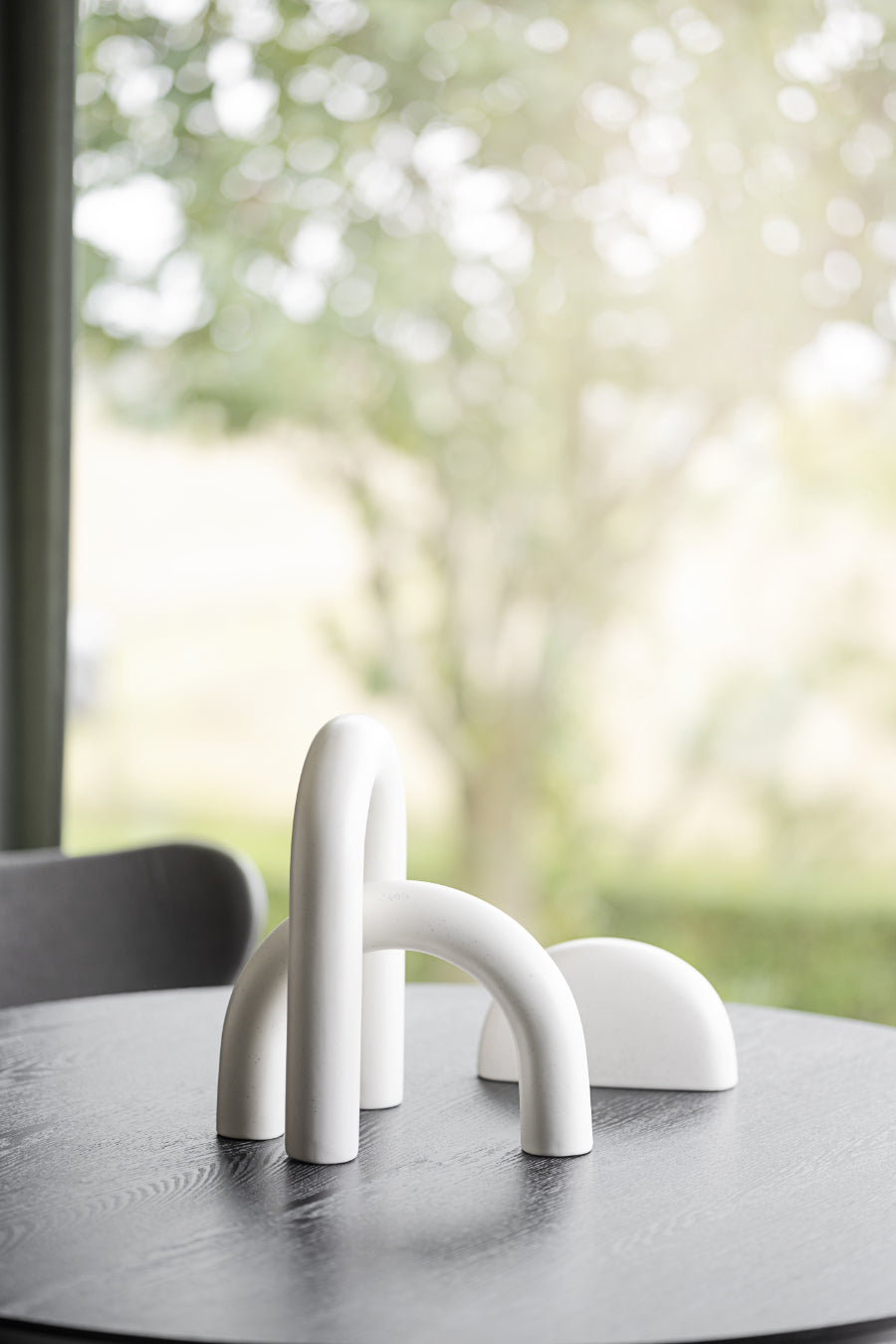 CALVERTON Runder schwarzer Tisch Ø120 CM ROWICO