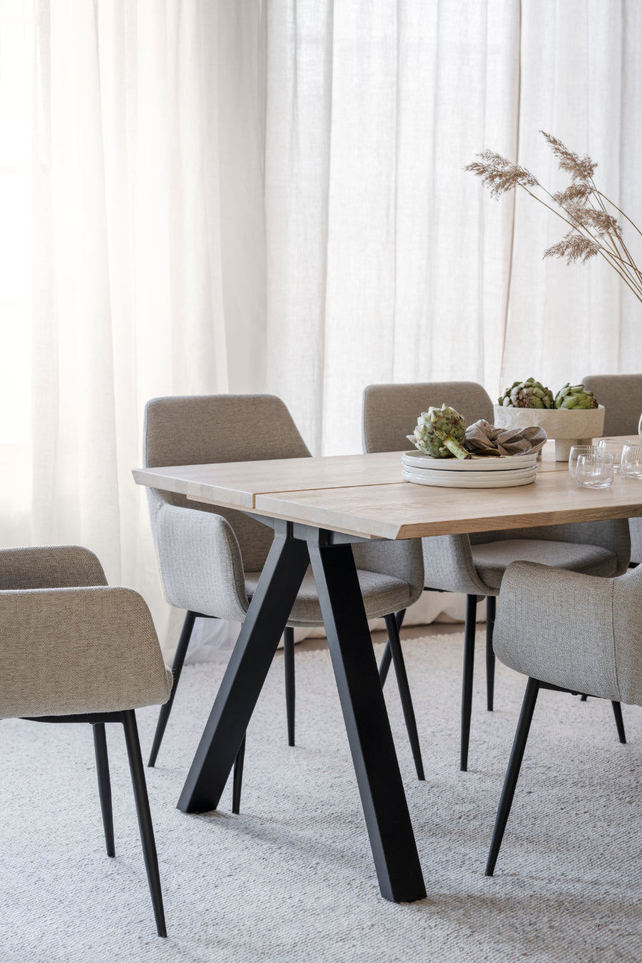 CARRADALE Esstisch mit V-Bein, 220 bis 320 cm