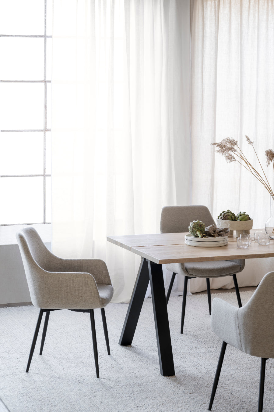 CARRADALE Esstisch mit V-Bein, 220 bis 320 cm