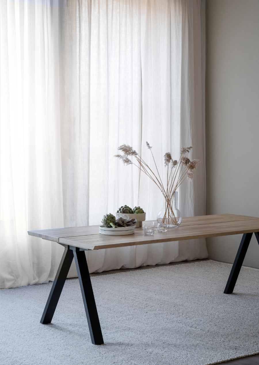 CARRADALE Esstisch mit V-Bein, 220 bis 320 cm