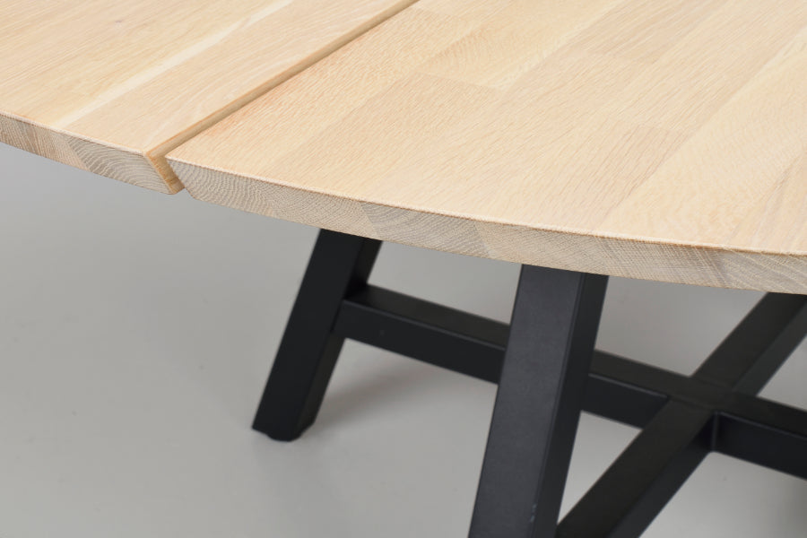 CARRADALE Runder A-Bein-Tisch Ø150 CM