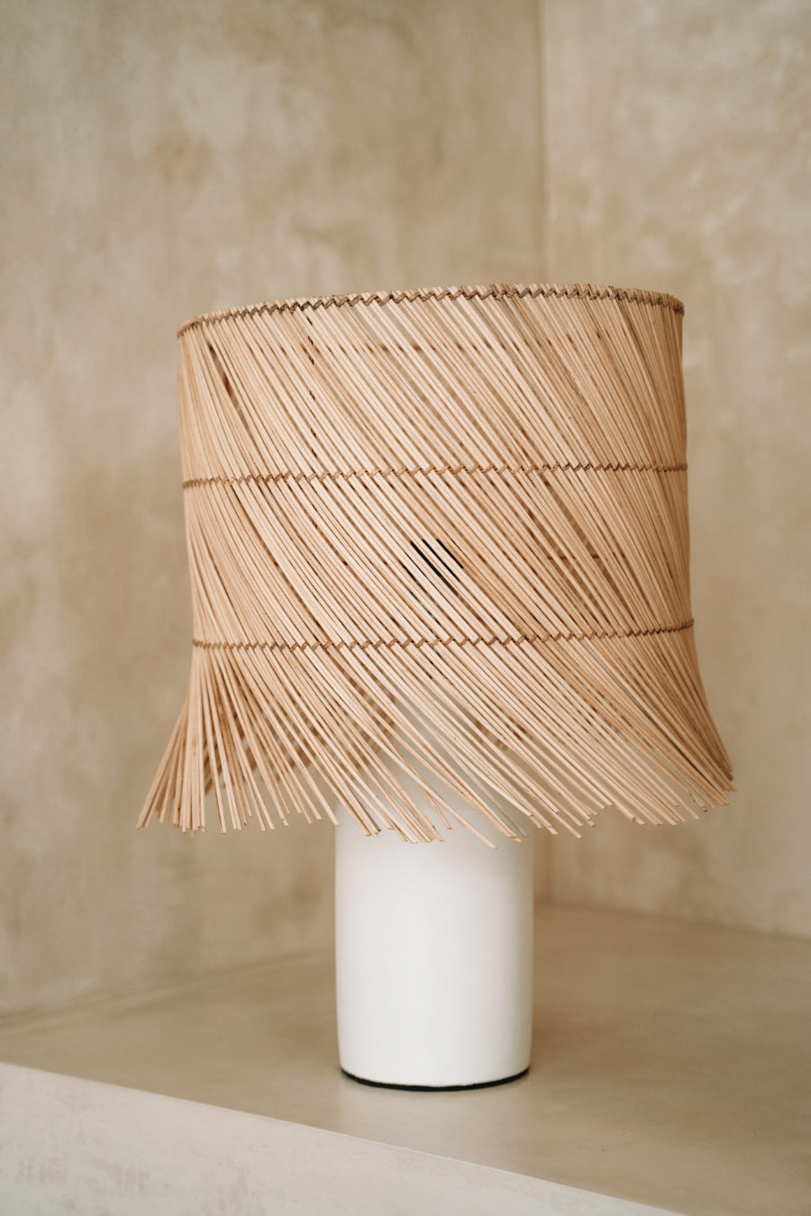 RATTEN-Tischlampe
