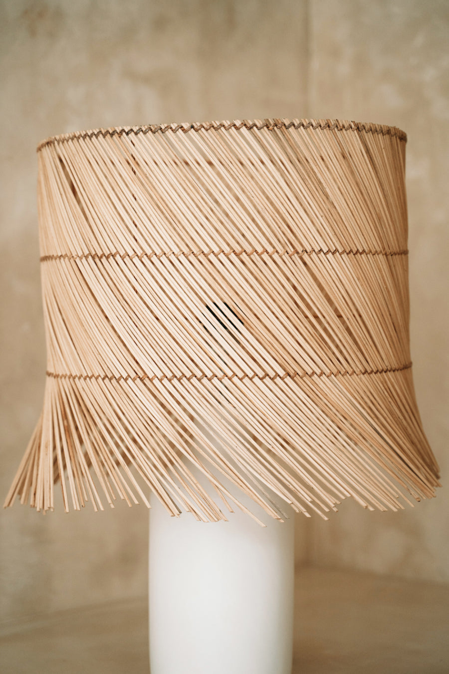 RATTEN-Tischlampe