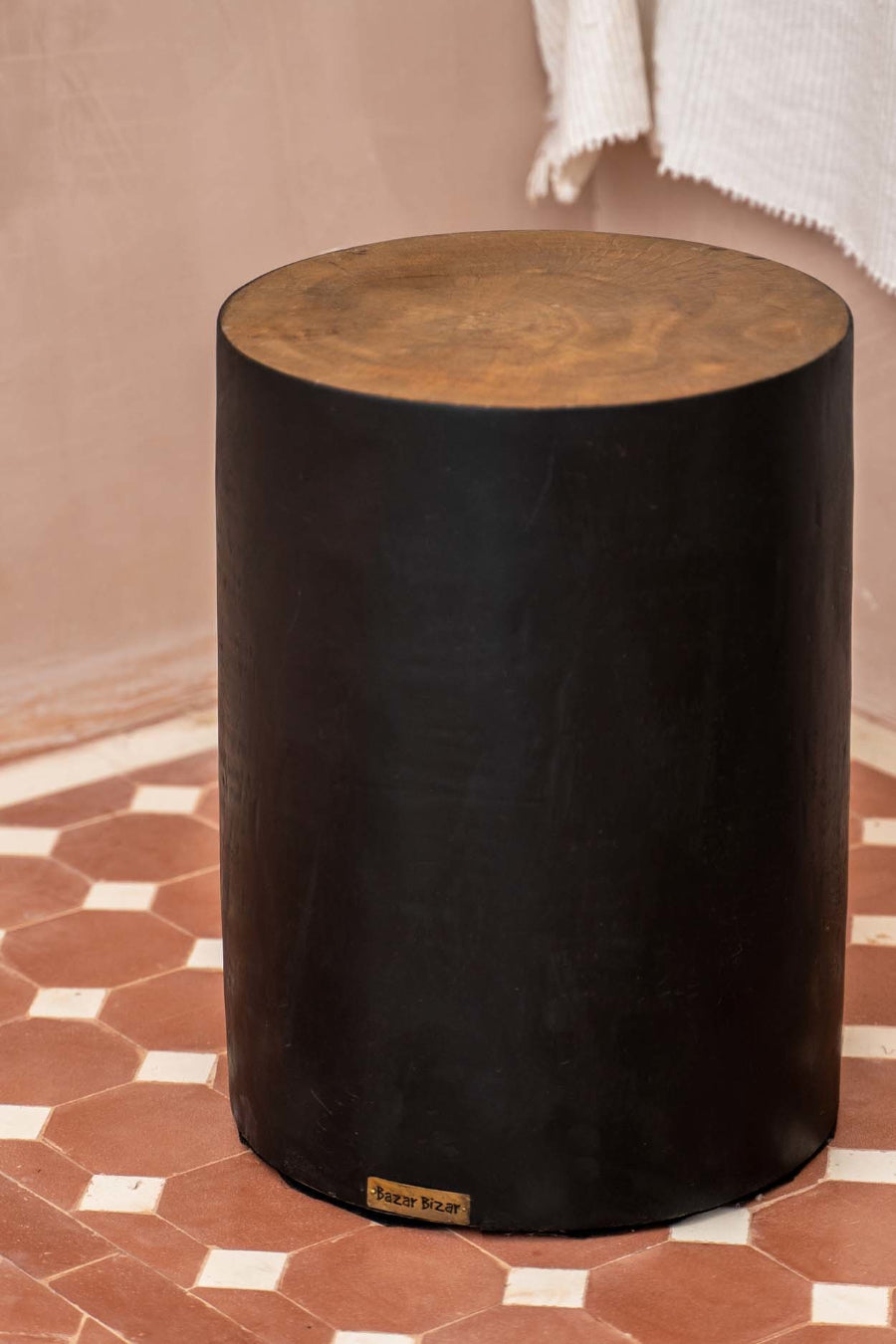 TRIBE Hocker - Naturschwarz