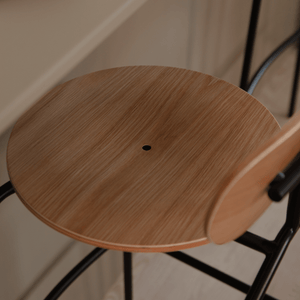 CURIOUS Bar Stool